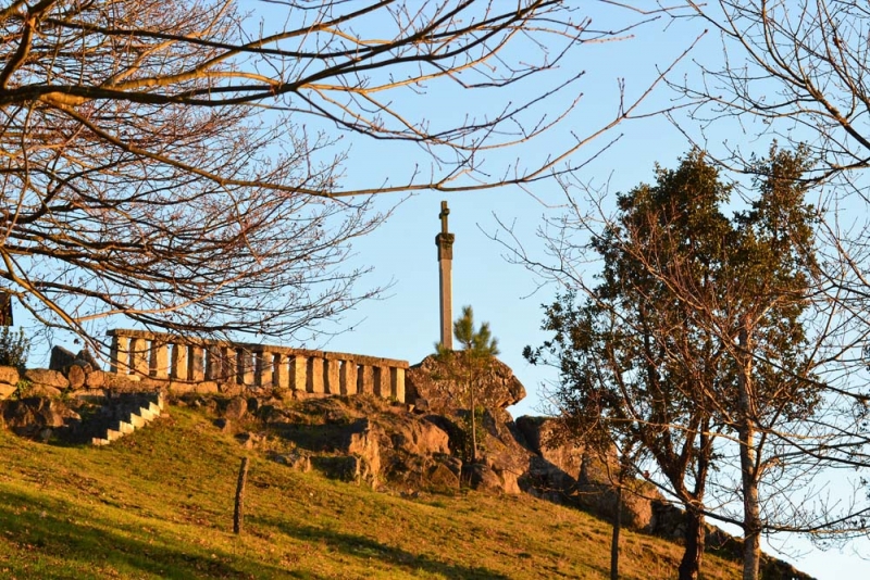 Cruceiro en el mirador de San Marcos, Cudeiro Ourense © Ramón Fernández